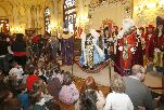 Los Reyes Magos departen con los niños