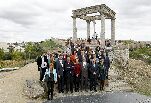 Los representantes de las "ciudades teresianas" en el mirador de los Cuatro Postes