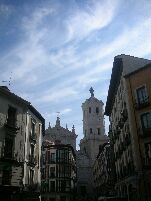 Vista de la torre de la Catedral desde la calle Cascajares