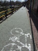 Vista del carril bici en el Paseo del Cauce