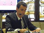 El director del Servicio de Bomberos durante su intervención