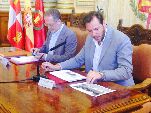 Óscar Puente y Manuel Saravia durante su comparecencia