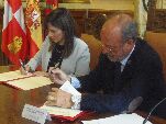 Un momento de la firma del acuerdo