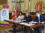 El alcalde comenta los detalles de la segunda muestra