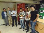 El alcalde, junto al director regional de Onda Cero, el gerente de la FMC y los ganadores de la pasada edición